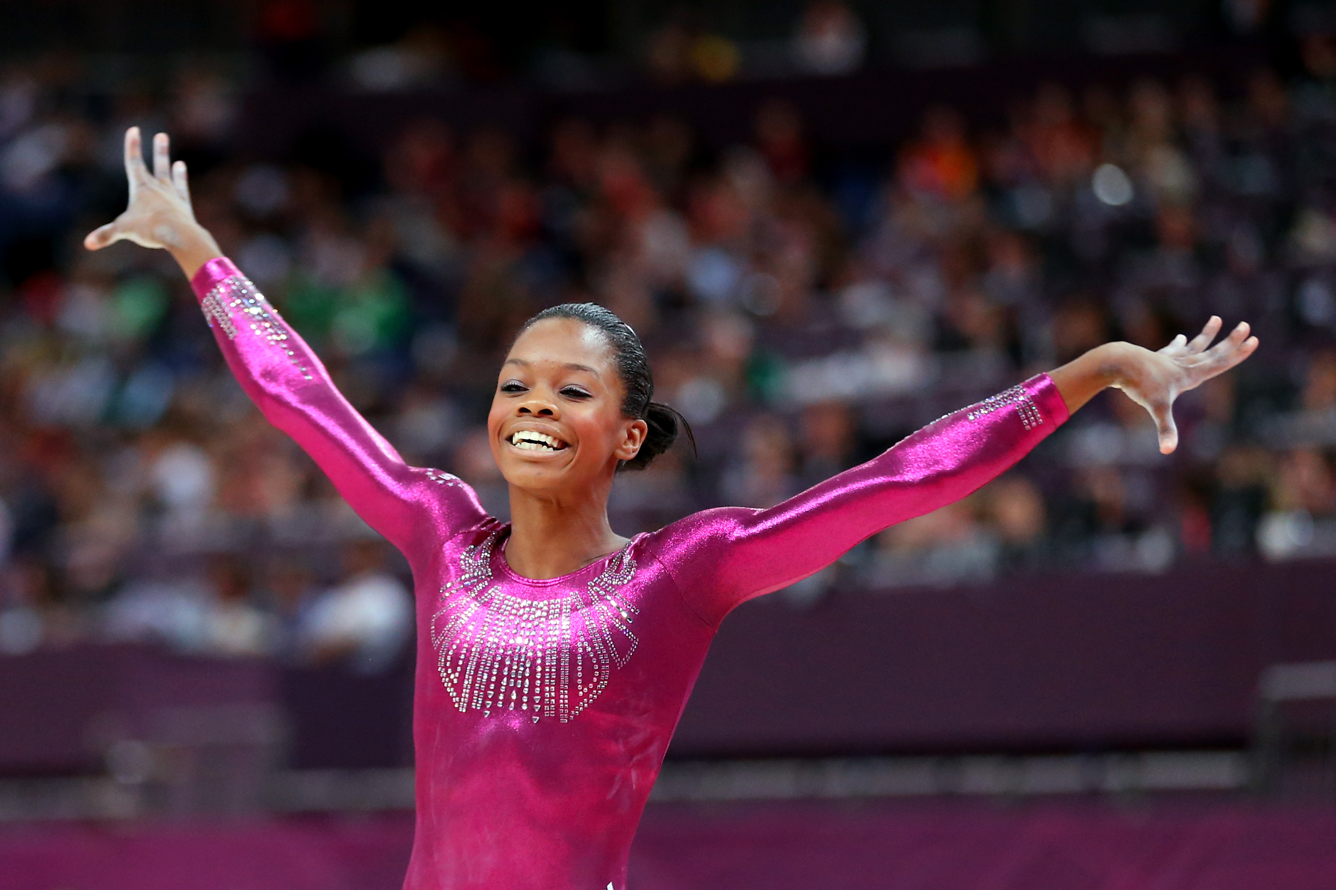 Gabby Douglas Wins Gold For Usa In All Around Gymnastics Cbs Los