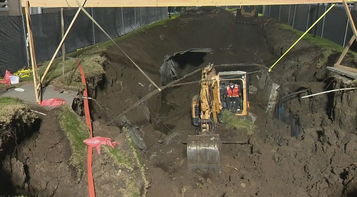 Crews Race To Shore Up La Habra Sinkhole Before New Storms
