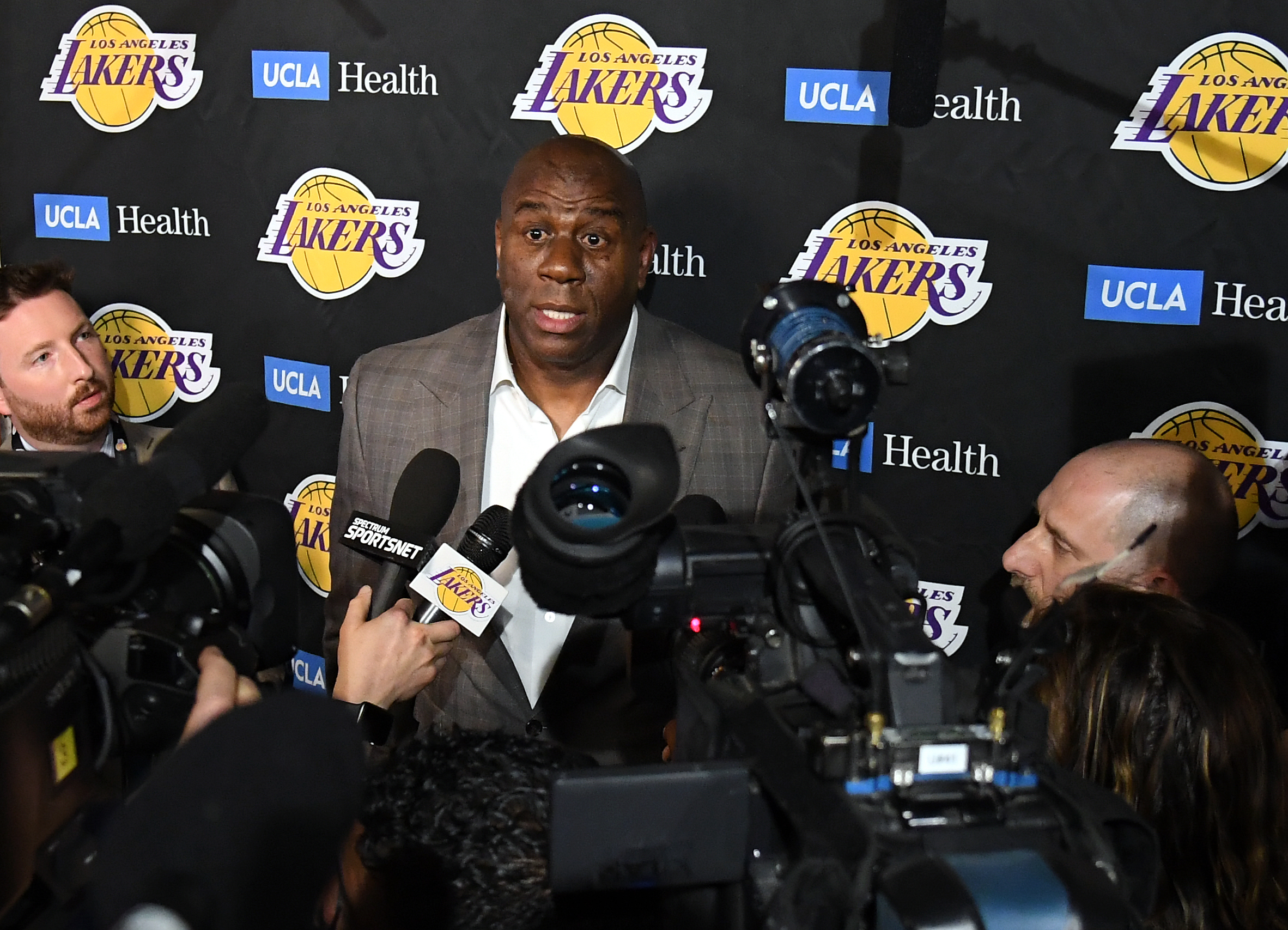 Magic Johnson $100 million in PPP loans to minority owned ...
