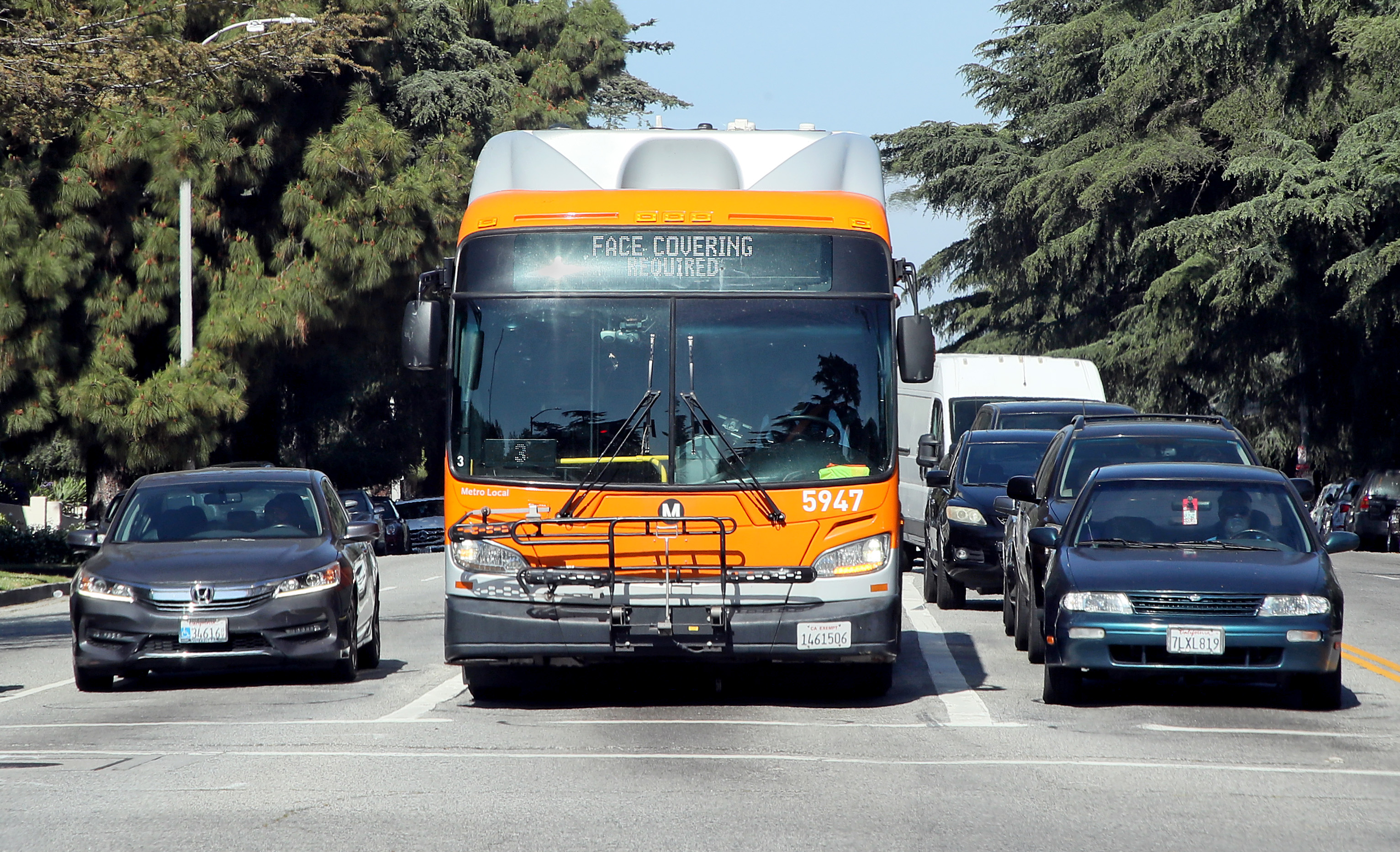 LA Metro Enrolling Riders In Low-Income Discount Program