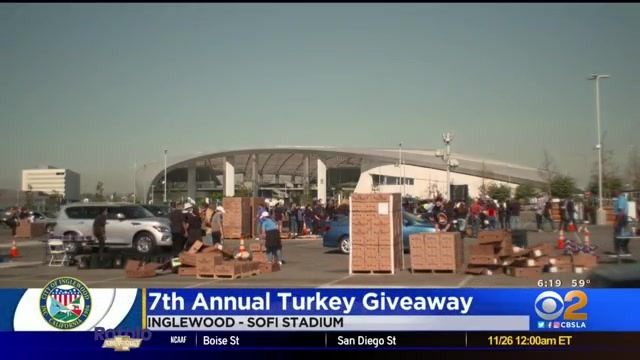Snoop Dogg Joins Chargers And Rams For Inglewood’s 7th Annual Turkey Giveaway
