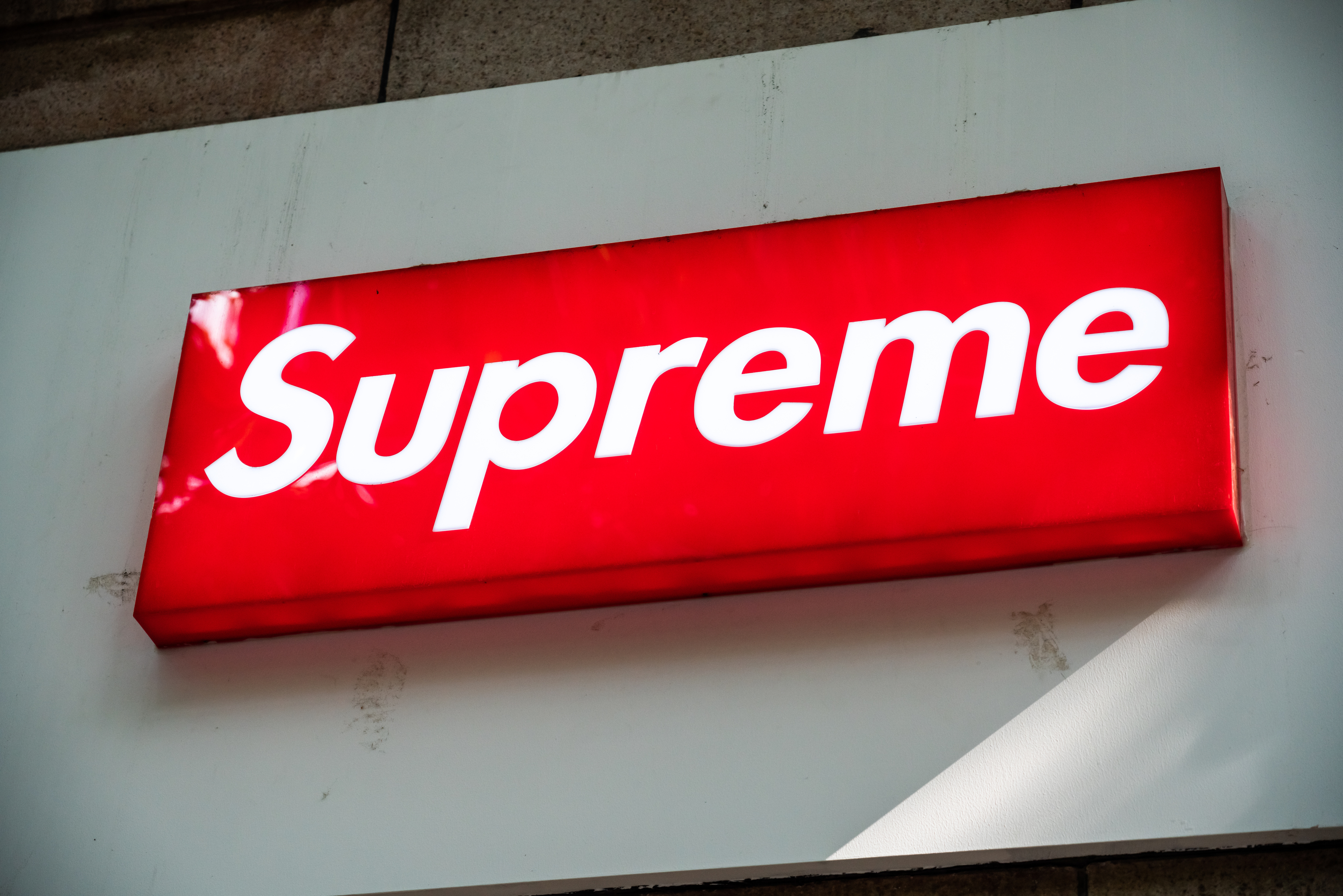 WeHo Residents Preparing For New ‘Supreme’ Location – CBS Los Angeles