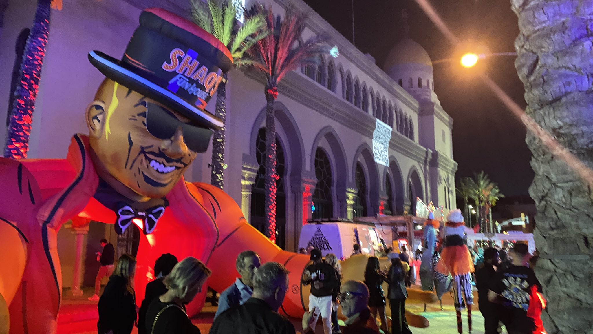 Super Bowl: Shaq’s Fun House Draws Large Crowd, Celebrities With Live Music, Entertainment