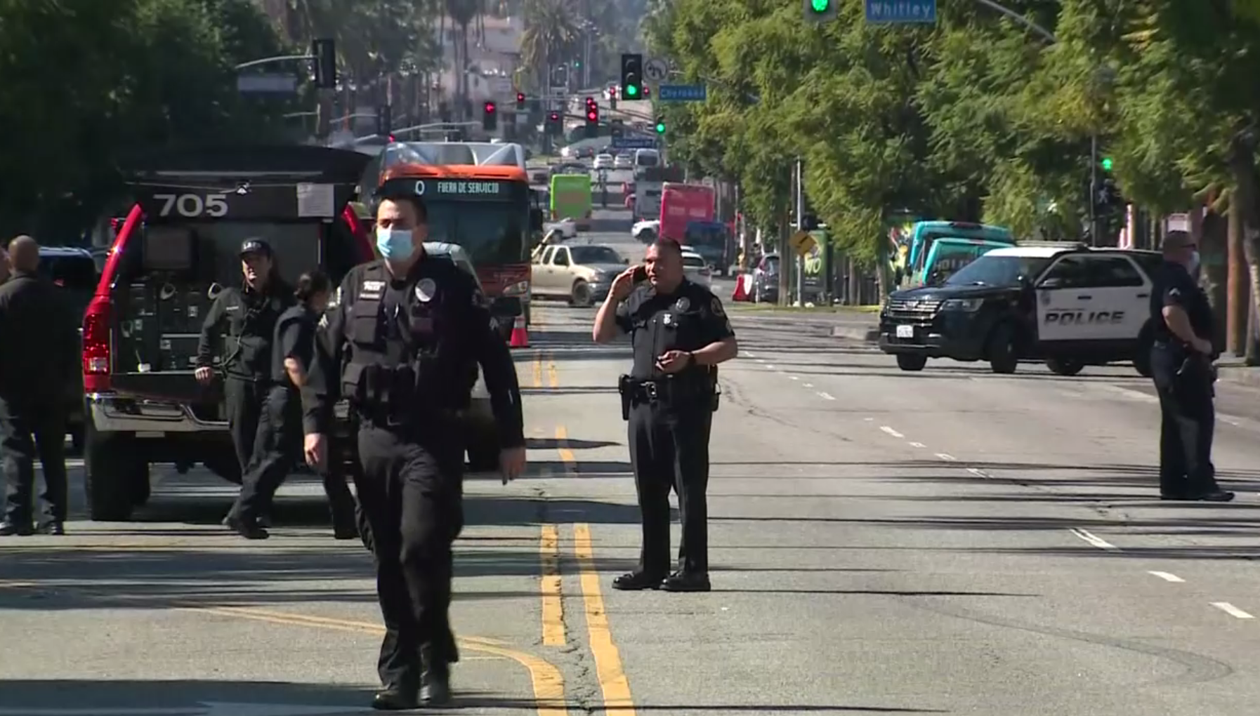LAPD Standoff Ends After Suspect Dies Of Self-Inflicted Gunshot Wound – CBS Los Angeles